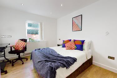 1 bed studio, Victoria Park Road, Clarendon Park, Leicester, LE21XF - Image 1