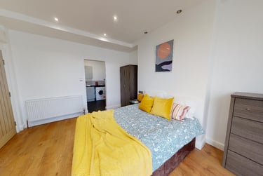 1 bed studio, Victoria Park Road, Clarendon Park, Leicester, LE21XF - Image 2