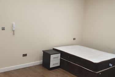 1 bed studio, St. Peters Road, Highfields, Leicester, LE21AQ - Image 2