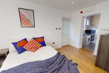 1 bed studio, Victoria Park Road, Clarendon Park, Leicester, LE21XF - Image 2