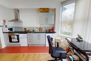 1 bed studio, Victoria Park Road, Clarendon Park, Leicester, LE21XF - Image 4