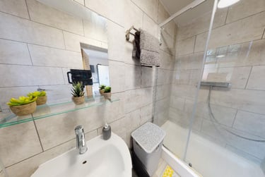 1 bed studio, Salisbury Road, Victoria Park, Leicester, LE17QR - Image 4