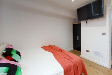 1 bed studio, Victoria Park Road, Clarendon Park, Leicester, LE21XF - Image 2