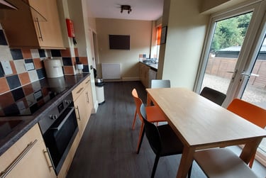 6 bed house, Carlton Avenue, Hull road, York, YO103JZ - Image 4