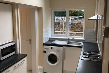 5 bed house, St Pauls Parade, Francis Close Hall, Cheltenham, GL504ET - Image 2