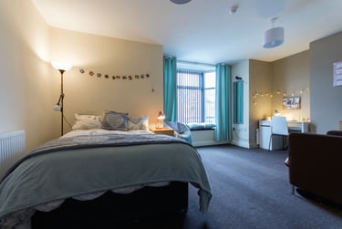 8 bed house, Borough Road, Near university, Middlesbrough, TS13AT - Image 1