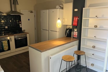 11 bed house, Baker Street, Near university, Middlesbrough, TS12LH - Image 2