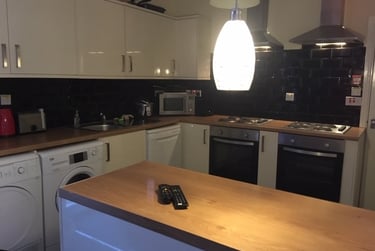 11 bed house, Baker Street, Near university, Middlesbrough, TS12LH - Image 3