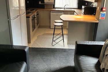 6 bed house, Albert Road, Near university, Middlesbrough, TS12PS - Image 1