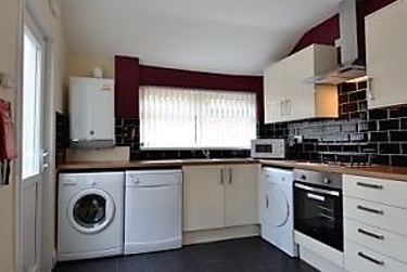 5 bed house, Kensington Road, Near university, Middlesbrough, TS56AJ - Image 1