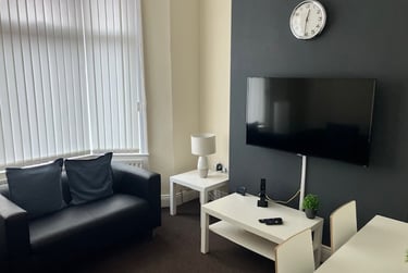 5 bed house, Victoria Road, Near university, Middlesbrough, TS13HY - Image 1