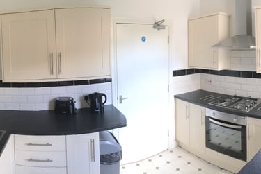 4 bed house, Nelson Road, St johns, Worcester, WR25BN - Image 2