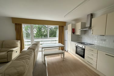 4 bed flat, Willow Bank, Fallowfield, Manchester, M146XP - Image 3