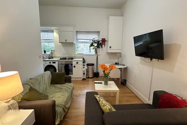 3 bed flat, Wilmslow Road, Fallowfield, Manchester, M204WA - Image 1