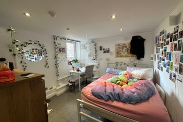 2 bed flat, Granville Road, Fallowfield, Manchester, M146AE - Image 2