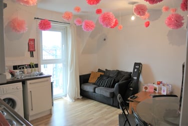 3 bed flat, Wellington Road, Fallowfield, Manchester, M146BN - Image 3