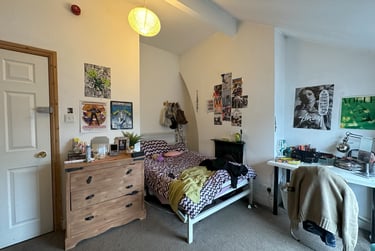 8 bed house, Derby Road, Fallowfield, Manchester, M146UN - Image 1