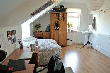 8 bed house, Burton Road, Withington, Manchester, M201HB - Image 1