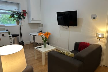 3 bed flat, Wilmslow Road, Fallowfield, Manchester, M204WA - Image 3