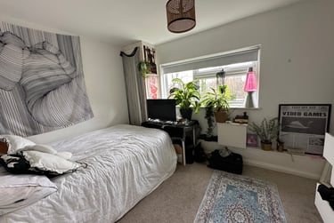 4 bed flat, Willow Bank, Fallowfield, Manchester, M146XP - Image 1