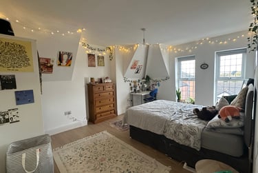 3 bed flat, Wellington Road, Fallowfield, Manchester, M146BN - Image 1