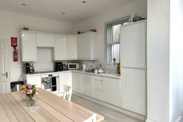 3 bed flat, Brunswick Road, Withington, Manchester, M204GA - Image 2