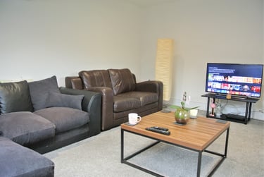 5 bed flat, Wilmslow Road, Fallowfield, Manchester, M204WA - Image 4