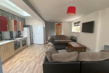 5 bed house, Lambert Street, Newland avenue, Hull, HU52SG - Image 2