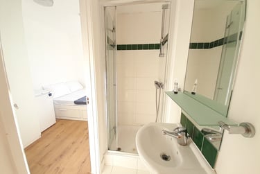 14 bed house, Crendon Street, Buckinghamshire, High wycombe, HP136LS - Image 8