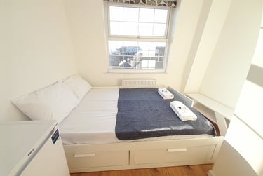 14 bed house, Crendon Street, Buckinghamshire, High wycombe, HP136LS - Image 6