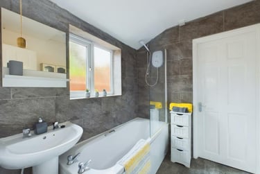 4 bed house, St. Kilda Parade, City Centre, Gloucester, GL11QE - Image 1