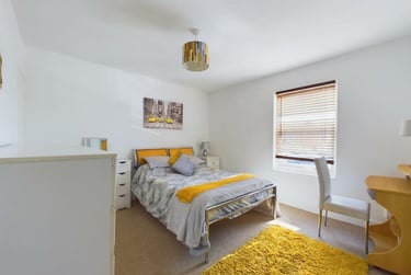 4 bed house, St. Kilda Parade, City Centre, Gloucester, GL11QE - Image 2