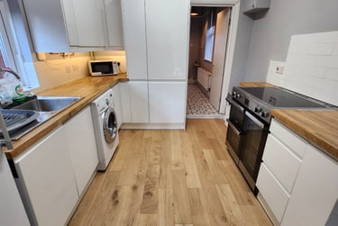 6 bed house, Swan Road, Kingsholm, Gloucester, GL13BJ - Image 2