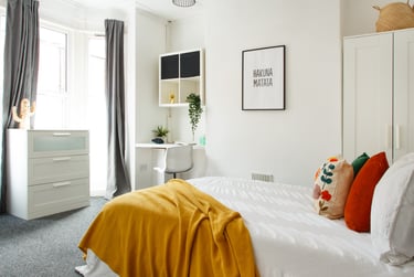 5 bed house, West Lorne Street, Garden lane area, Chester, CH14AF - Image 1