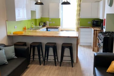 6 bed house, Hillside Avenue, Mutley, Plymouth, PL46PR - Image 1