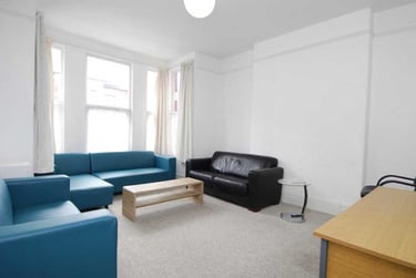 6 bed house, Beechwood Avenue, North Hill, Plymouth, PL46PW - Image 1