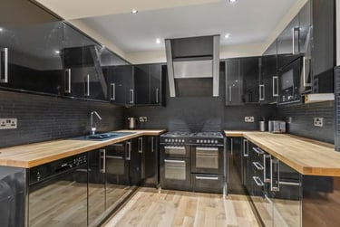 6 bed house, Hyde Park Road, Peverell, Plymouth, PL34RJ - Image 1