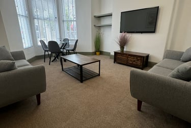 5 bed house, Belgrave Road, Mutley, Plymouth, PL47DR - Image 1