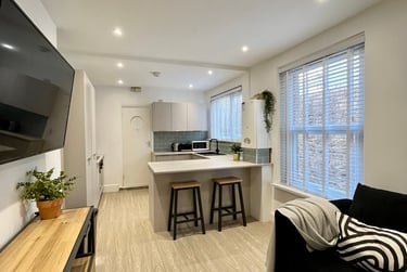 6 bed house, Restormel Road, Mutley, Plymouth, PL46BJ - Image 1