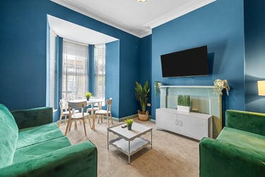 7 bed house, Headland Park, Greenbank, Plymouth, PL48HS - Image 1