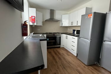 5 bed house, Belgrave Road, Mutley, Plymouth, PL47DR - Image 2