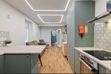 6 bed house, Hyde Park Road, Peverell, Plymouth, PL34RJ - Image 2