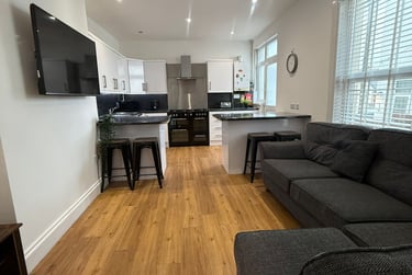 6 bed house, Derry Avenue, North Hill, Plymouth, PL46BH - Image 2