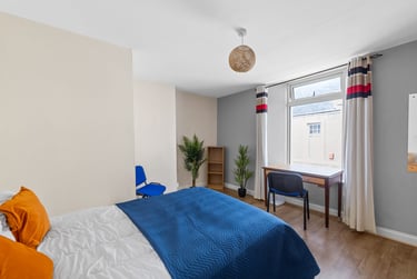 4 bed house, Chedworth Street, Greenbank, Plymouth, PL48NT - Image 4