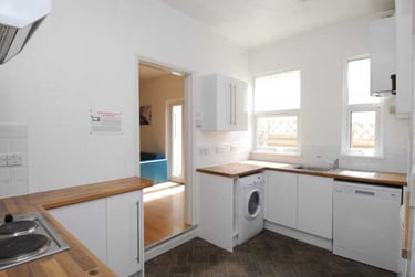 6 bed house, Beechwood Avenue, North Hill, Plymouth, PL46PW - Image 2