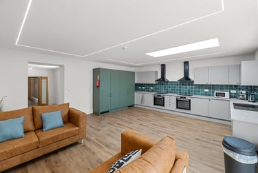 9 bed house, North Hill, Plymouth, PL46JT - Image 4