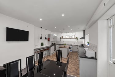 9 bed house, Moor View Terrace, Mutley, Plymouth, PL47EB - Image 3