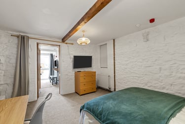 2 bed flat, Hillside Avenue, North Hill, Plymouth, PL46PR - Image 4