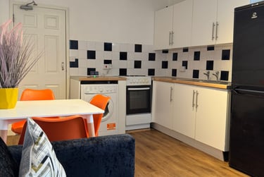 3 bed flat, Penrose Street, City Centre, Plymouth, PL15AT - Image 3