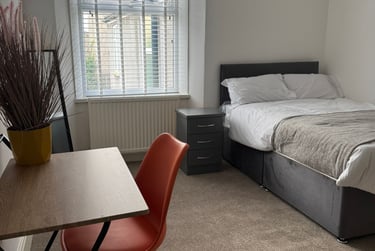 3 bed flat, Penrose Street, City Centre, Plymouth, PL15AT - Image 2